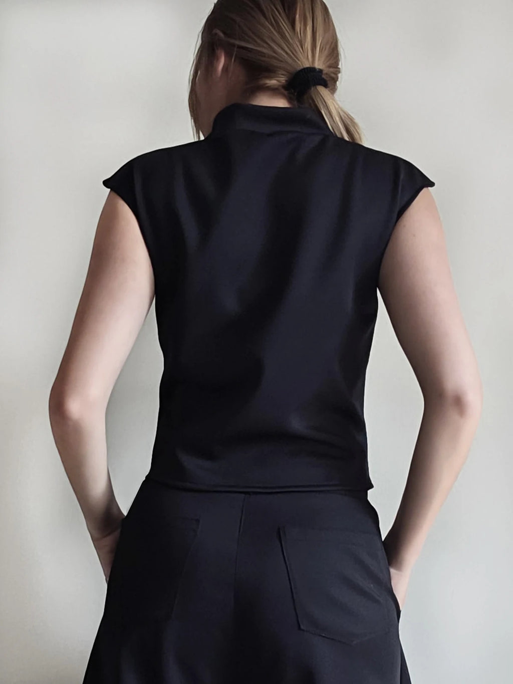Top/Chaleco Negro Oasis