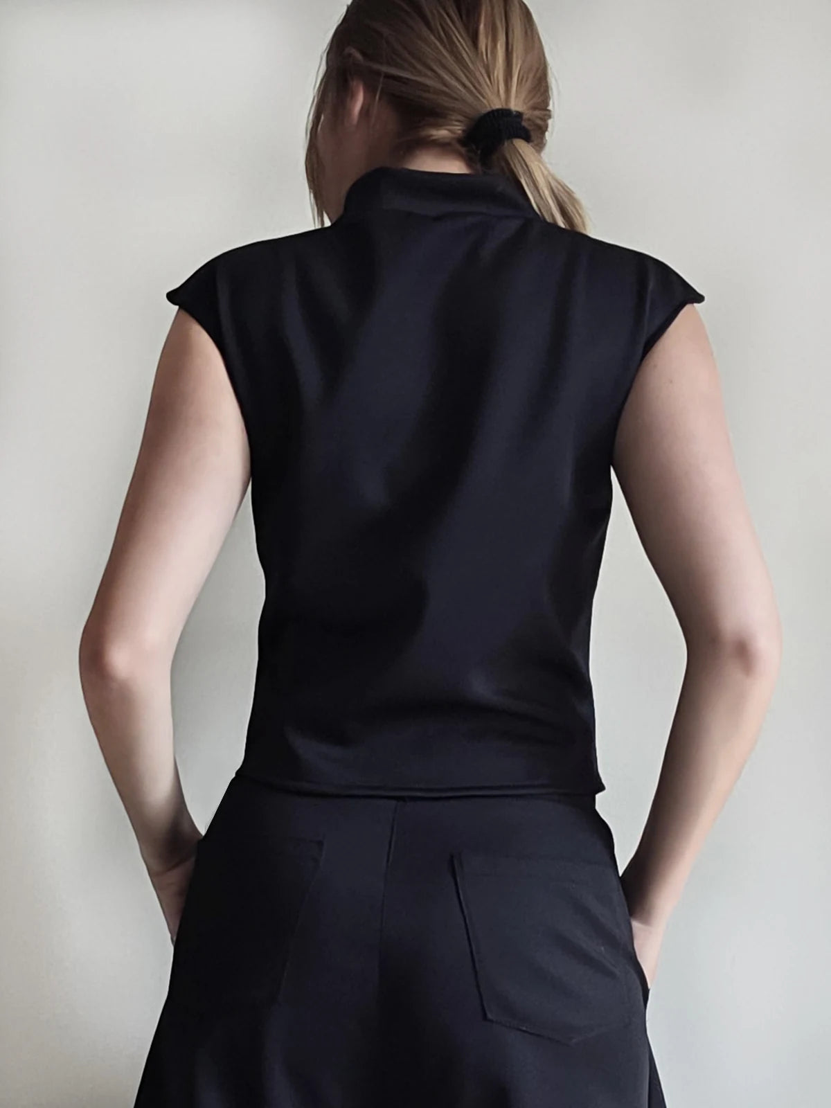 Top/Chaleco Negro Oasis
